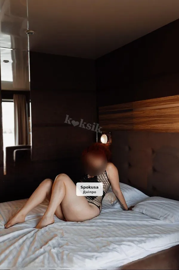 Гарячий секс з привабливою дівчиною